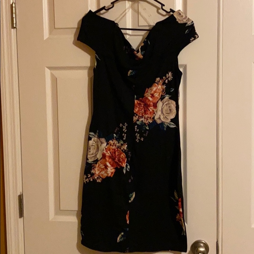 Black fitted off shoulder mini dress - Picture 2 of 3